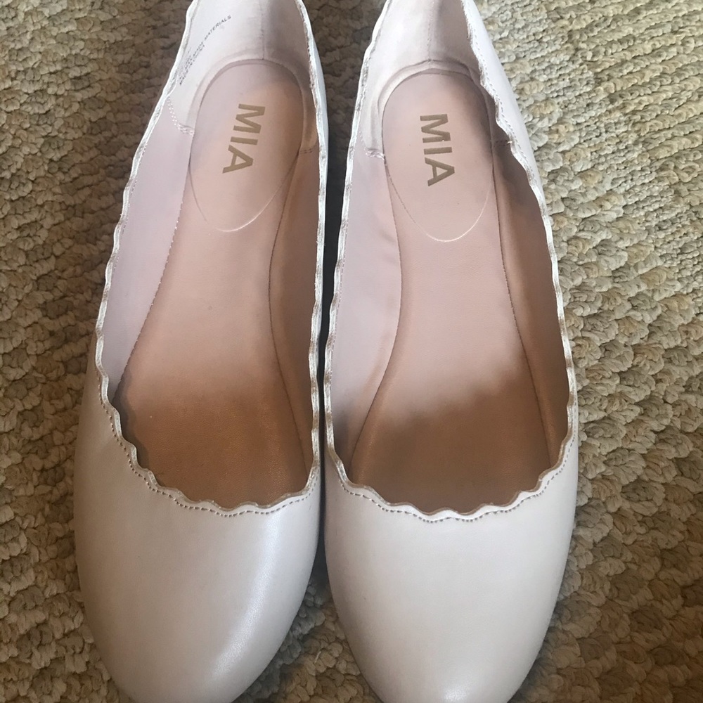 Mia Flats
